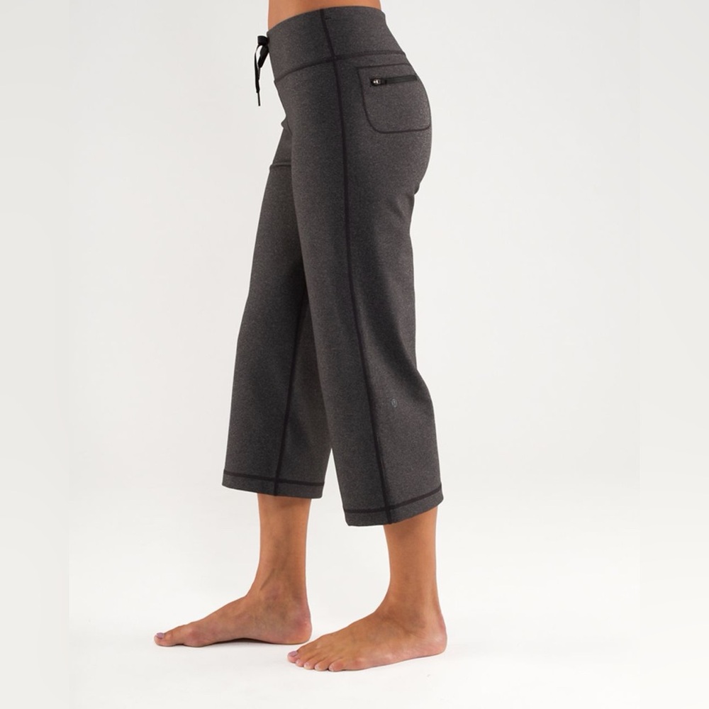 Lululemon Relaxed Fit Crop II Yoga Capri Pants Heather Black Gray Luon sz 10